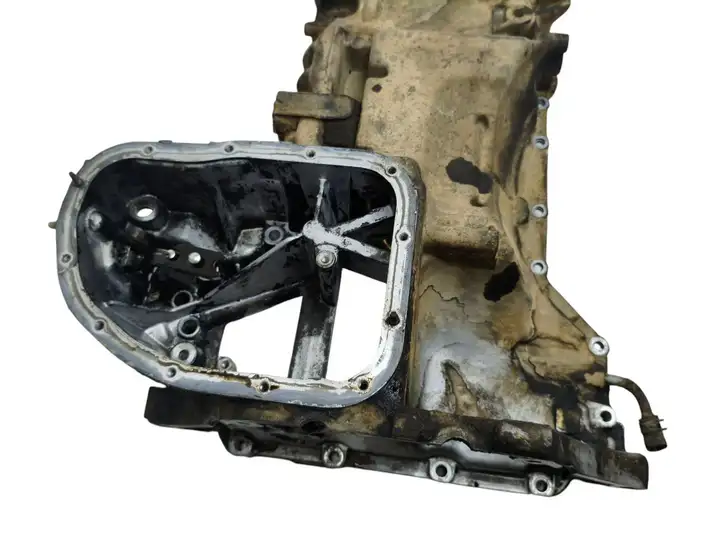 Toyota Land Cruiser (J200) (2008 - ) Картер двигателя — фото 3