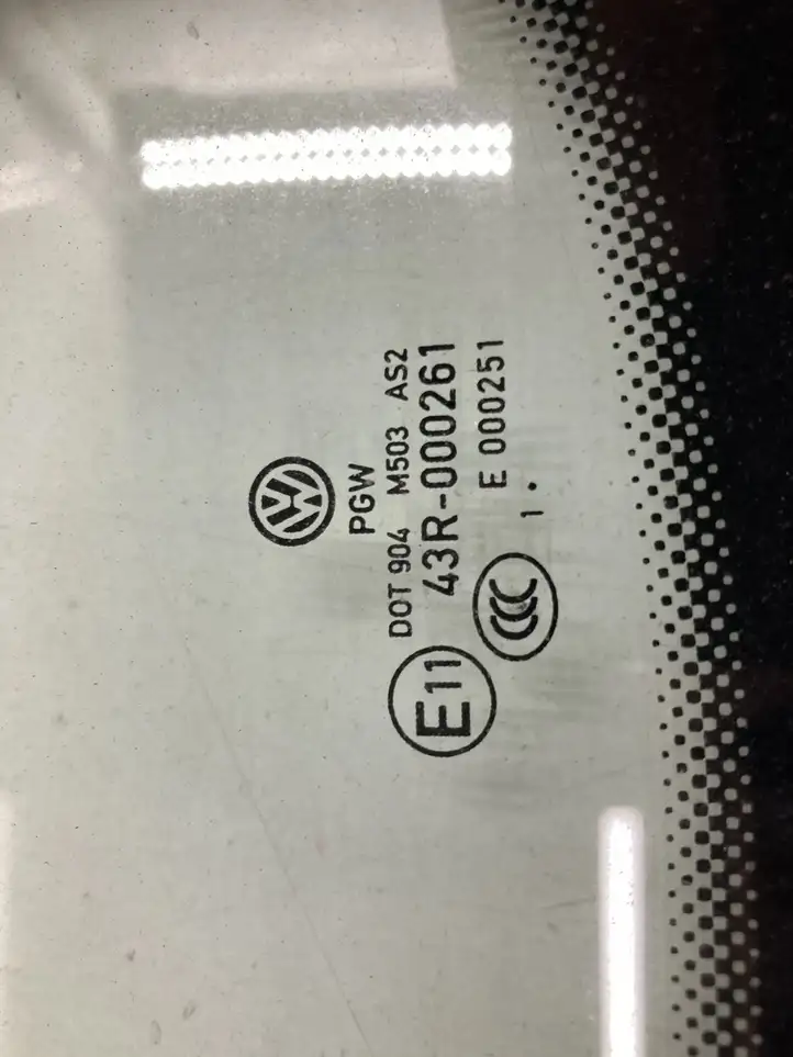 Volkswagen PASSAT B7 (2011 - 2014) 43R000261 Заднее боковое стекло — фото 2