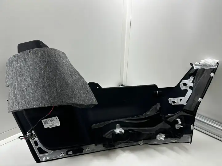 Tesla Model Y (2019 - 2024) 162220700B Боковая обшивка багажника — фото 3