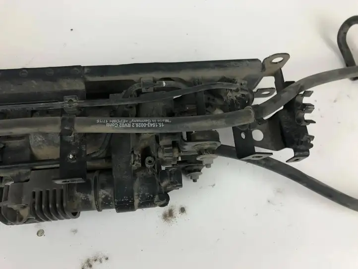 Maserati Levante (2017 - ) 670037523 Компрессор пневмоподвески — фото 10
