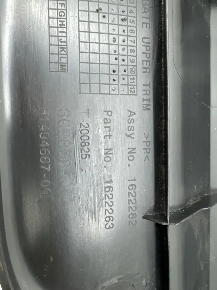 Tesla Model Y (2019 - 2024) 1622262 Верхняя обшивка у окна — фото 3