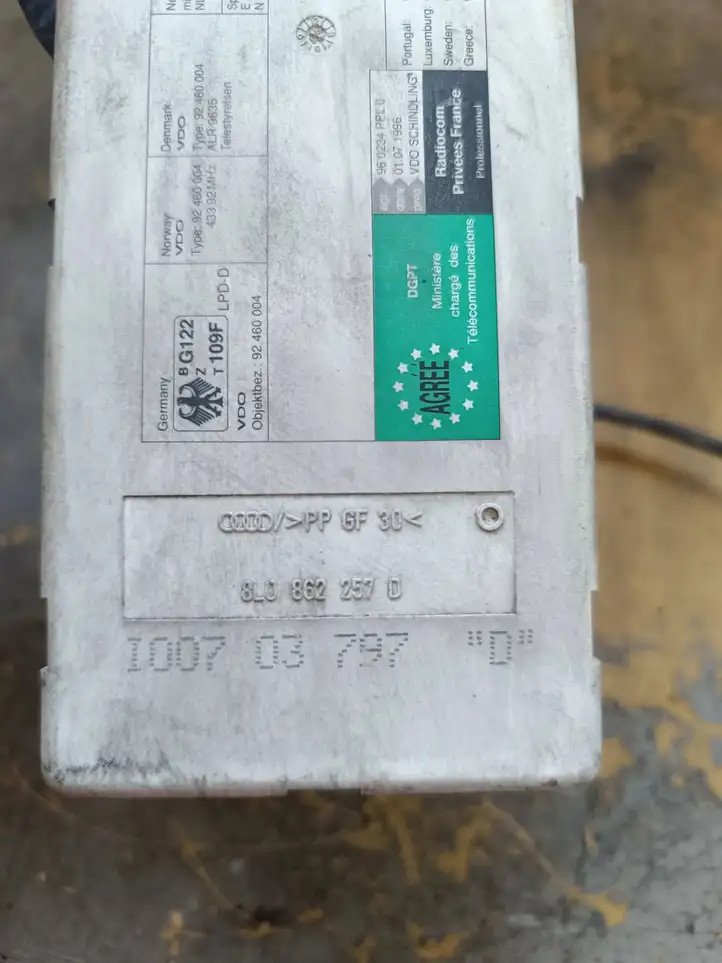 Audi A3/S3 8L (2000 - 2003) 8L0862257D Вакуумный насос центрального замка — фото 3
