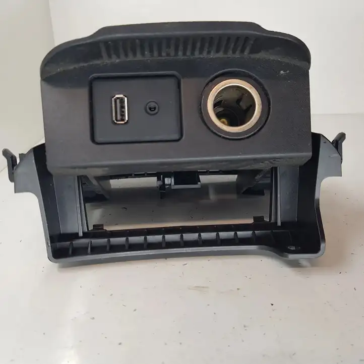 Opel Zafira C (2014 - 2016) 1059761X Ящик центральной консоли — фото 4