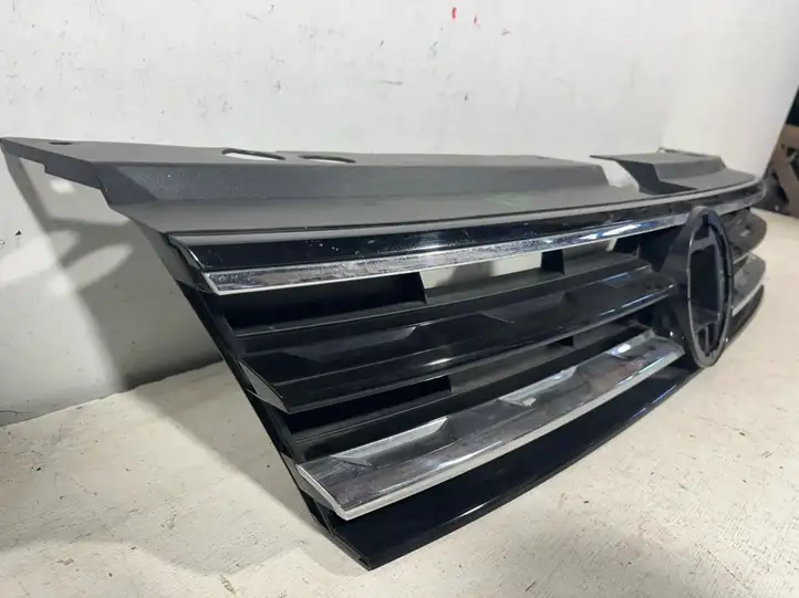 Volkswagen Tiguan (2016 - 2020) 5NA853653 Передняя решетка — фото 8