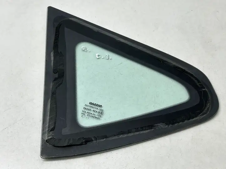 Nissan Qashqai (2010 - 2013) 43R00048 Заднее боковое стекло — фото 2