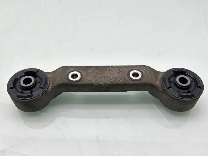 Toyota RAV 4 (XA50) (2018 - ) 4165142090 Кронштейн заднего редуктора — фото 1