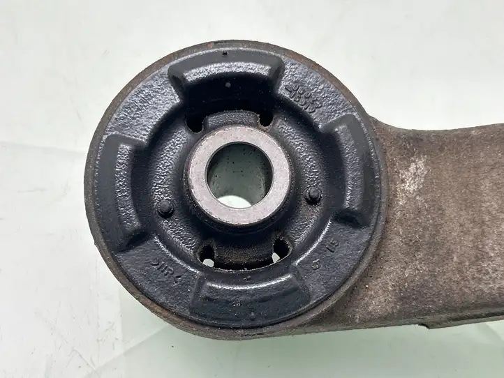 Toyota RAV 4 (XA50) (2018 - ) 4165142090 Кронштейн заднего редуктора — фото 4