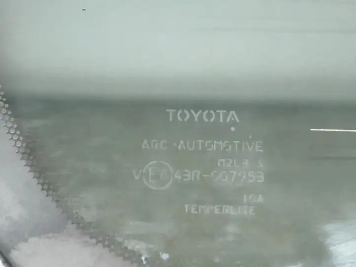 Toyota Land Cruiser (J150) (2009 - ) Заднее боковое стекло — фото 5
