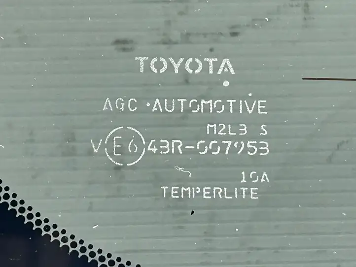 Toyota Land Cruiser (J150) (2009 - ) Заднее боковое стекло — фото 4