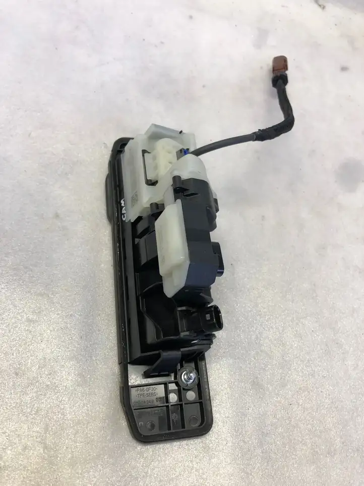 Mercedes-Benz GLA H247 (2020 - ) A0997503500 Ручка крышки багажника — фото 3