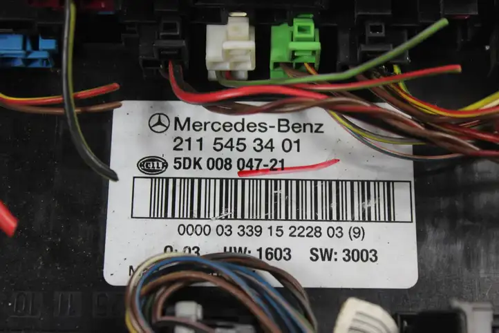 Mercedes-Benz E W211 (2002 - 2009) 2115453401 Блок предохранителей — фото 5