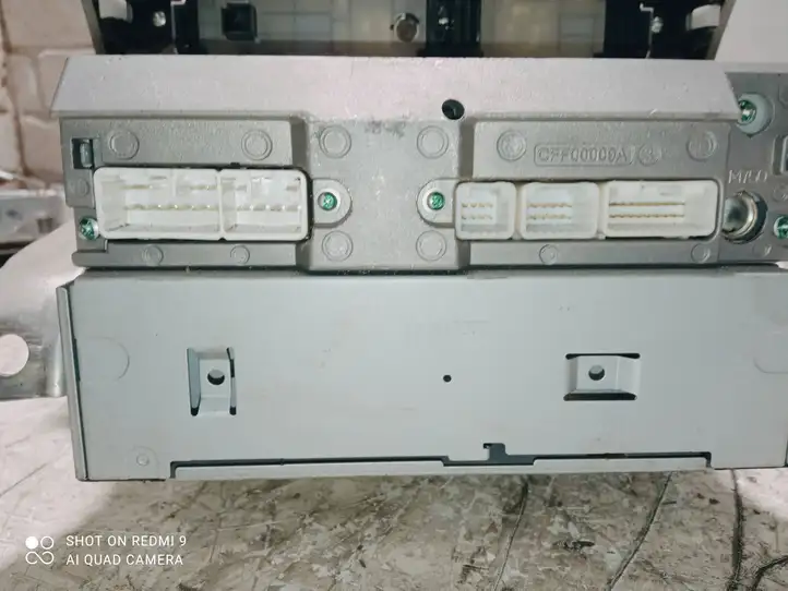 Toyota Corolla Verso AR10 (2004 - 2009) 861200F010 Магнитола / мультимедийная система — фото 4