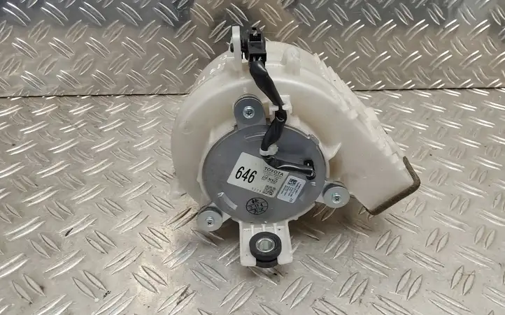 Toyota RAV 4 (XA40) (2012 - 2018) G923048080 электрический вентилятор батареи автомобиля — фото 3