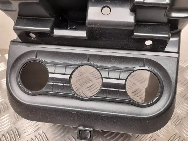 (2013 - ) 1405297 Отделка магнитолы — фото 2