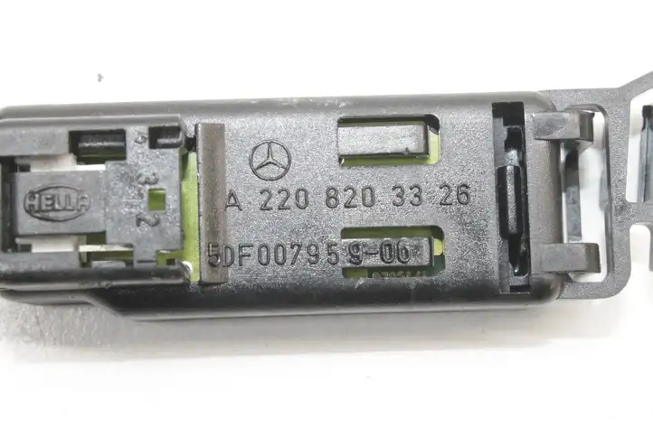 Mercedes-Benz SL R230 (2001 - 2012) A2208203326 Датчик света — фото 6
