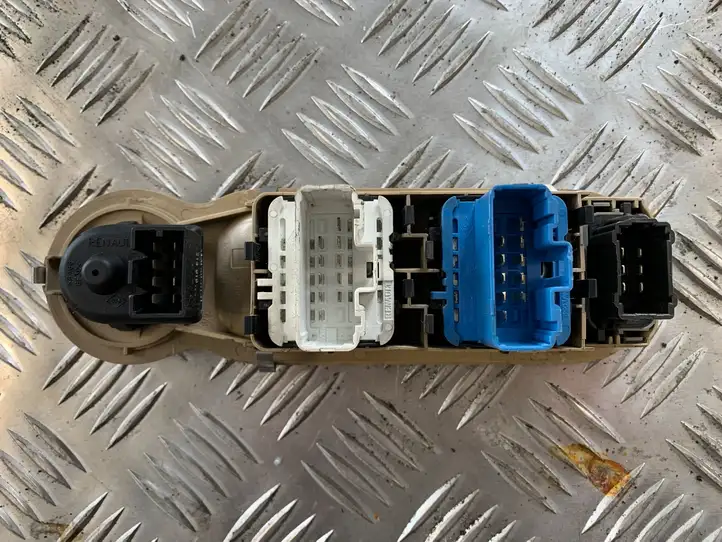 Renault Modus (2004 - 2007) 8200417851 Кнопка стеклоподъемников — фото 2