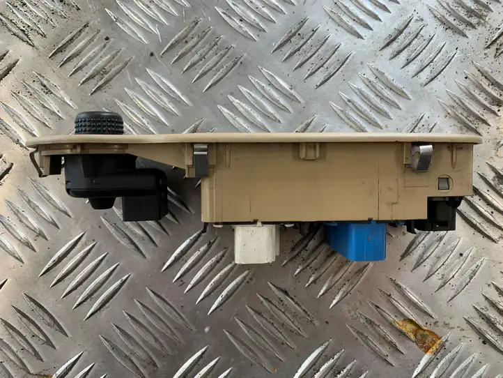 Renault Modus (2004 - 2007) 8200417851 Кнопка стеклоподъемников — фото 4