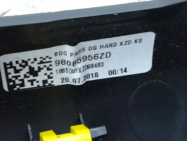 Toyota ProAce City (2016 - ) 98085956ZD Боковой воздушный дефлектор — фото 4