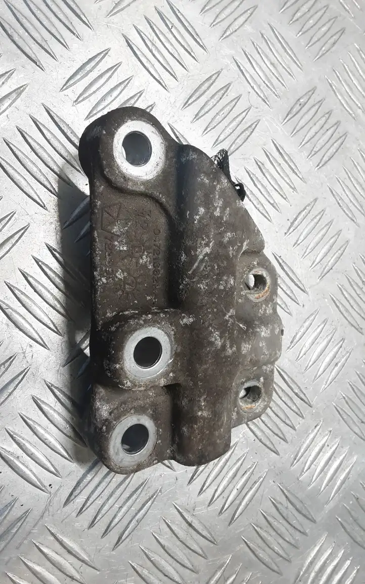 Chrysler Grand Voyager V (2007 - 2010) 04721662AA Кронштейн двигателя — фото 1