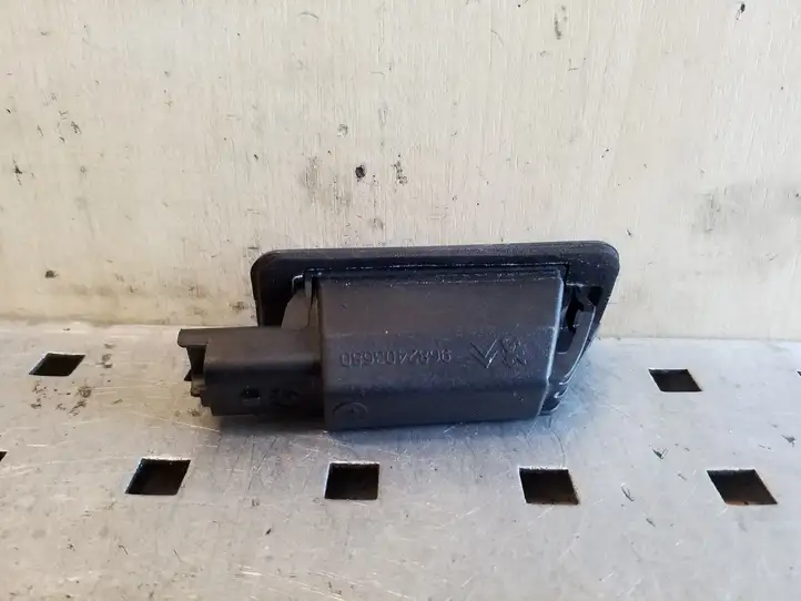 Citroen C4 Grand Picasso (2013 - 2016) 9682403680 Подсветка номера — фото 4