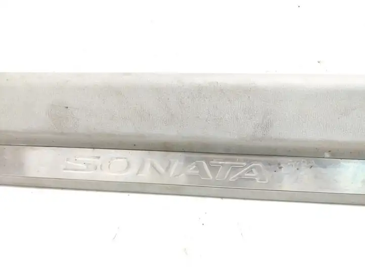 Hyundai Sonata (2003 - 2007) 858713K100 Внутренняя отделка переднего порога — фото 4