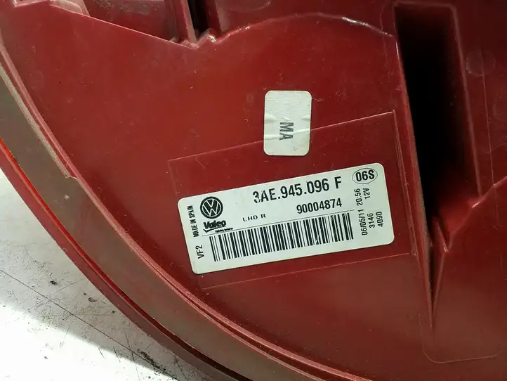 Volkswagen PASSAT B7 (2011 - 2014) 3AE945096F Задний фонарь в кузове — фото 2