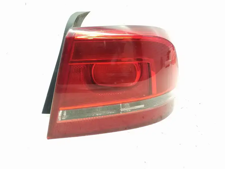 Volkswagen PASSAT B7 (2011 - 2014) 3AE945096F Задний фонарь в кузове — фото 5