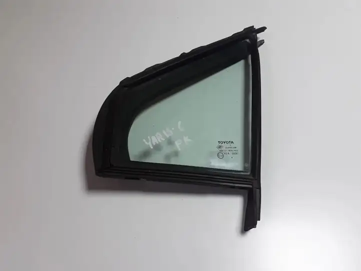 Toyota Yaris (2012 - 2014) DOT511M352 Форточка двери — фото 1