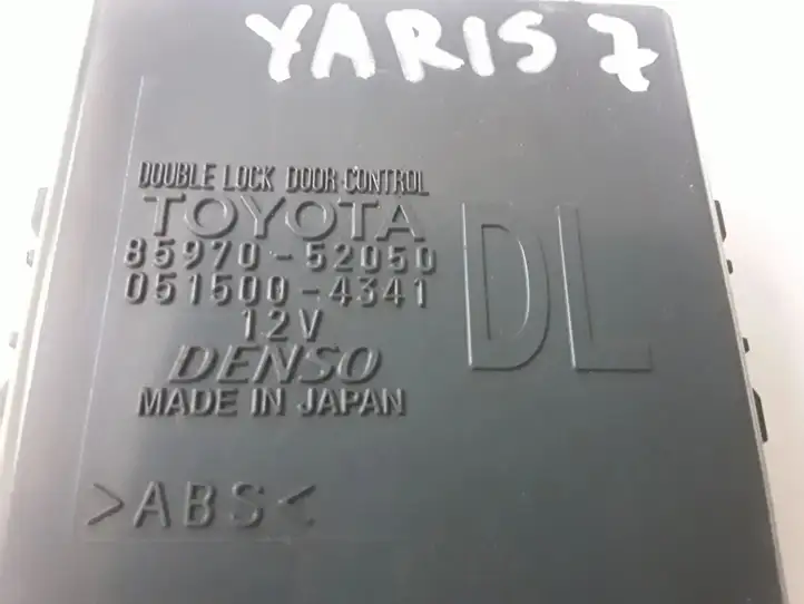 Toyota Yaris (2014 - 2019) 8597052050 Блок управления центральным замком — фото 3