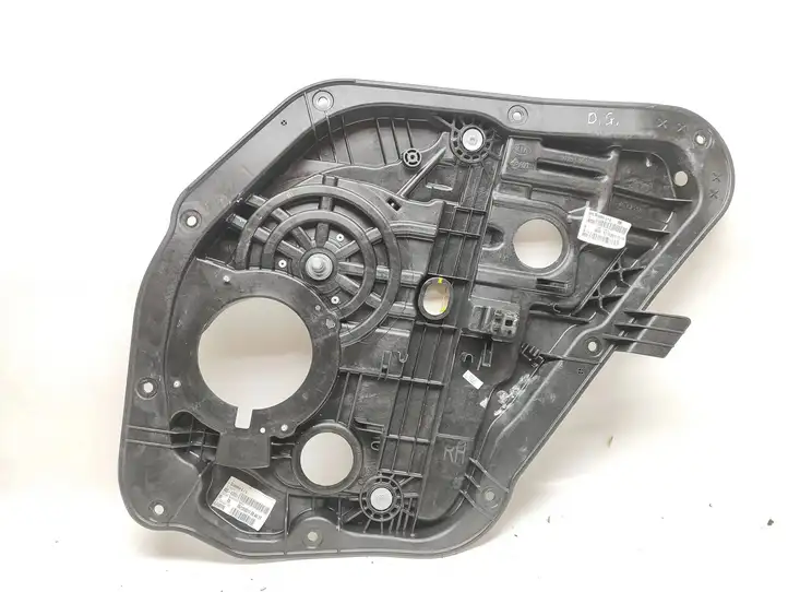 Kia Ceed (2015 - 2018) 83480A2301 Механический стеклоподъемник задней двери — фото 1