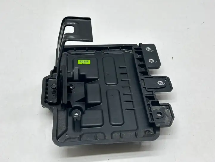 Kia Niro (2016 - ) 37150AO000 Площадка аккумулятора — фото 1