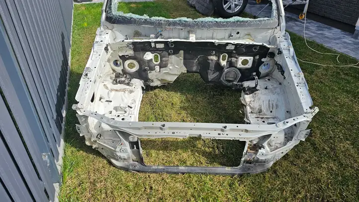 Toyota Land Cruiser (J150) (2009 - ) Передняя часть кузова — фото 4