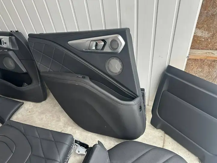 BMW XM (2022 - ) Комплект салона — фото 4