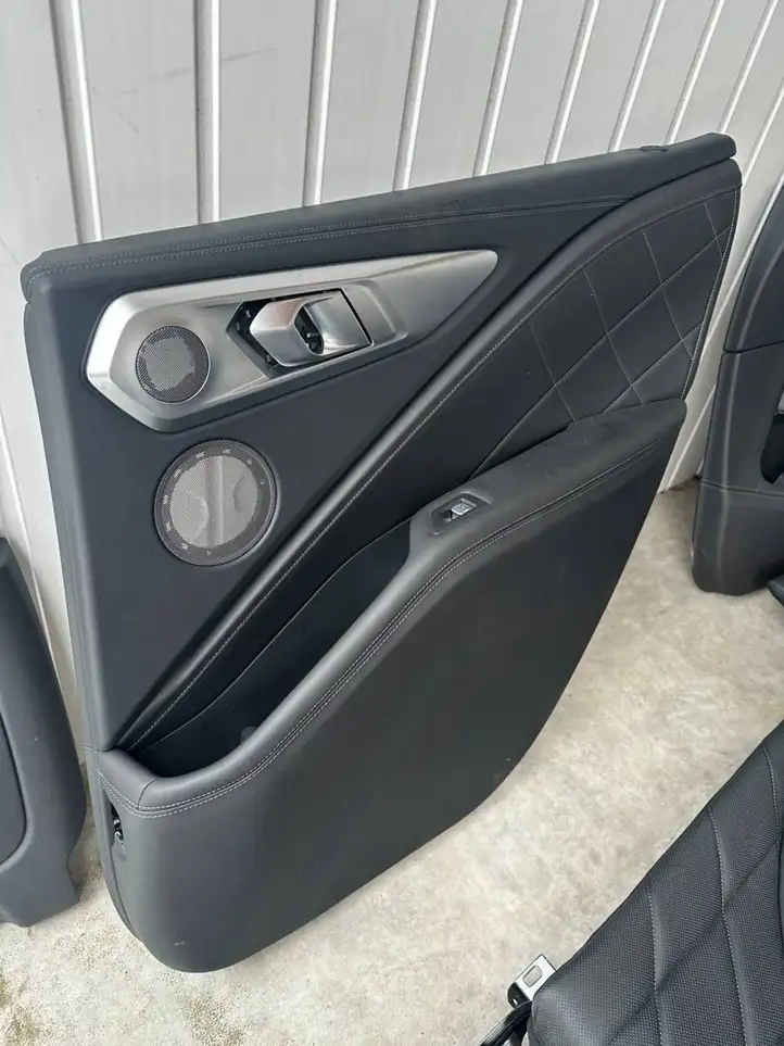 BMW XM (2022 - ) Комплект салона — фото 6