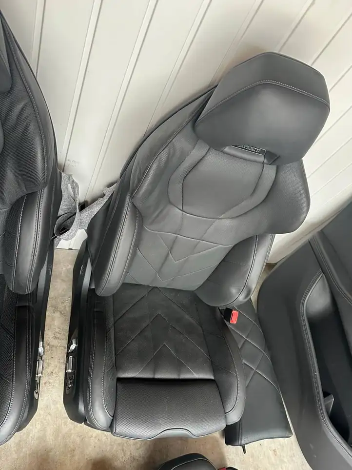 BMW XM (2022 - ) Комплект салона — фото 11