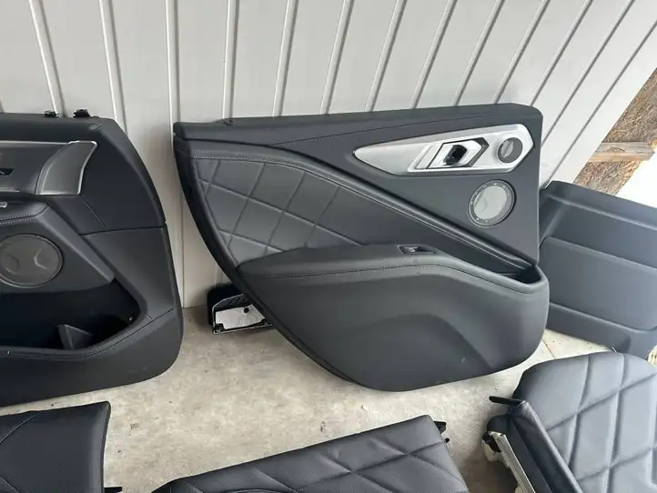 BMW XM (2022 - ) Комплект салона — фото 13