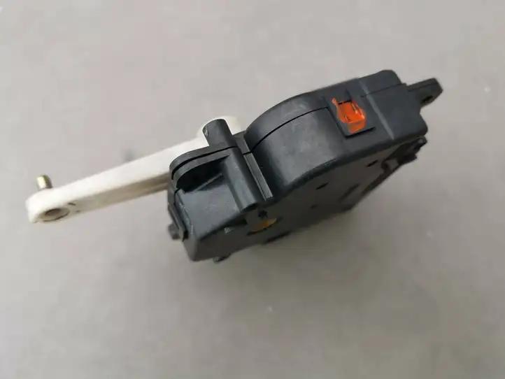 Toyota Avensis T250 (2003 - 2006) 0637008680 Двигатель задвижки потока воздуха — фото 4