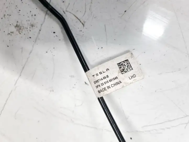 Tesla Model Y (2019 - 2024) 228871400B Тормозные трубки и шланги — фото 4