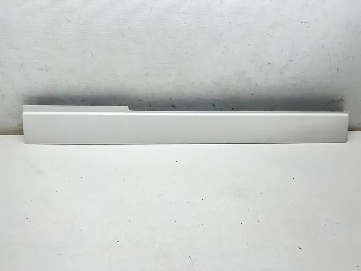 Volkswagen Transporter - Caravelle T6 (2015 - 2022) 7H3843795G Отделка нижней направляющей раздвижной двери — фото 1