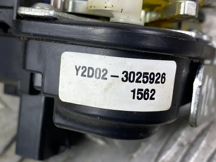 Jeep Grand Cherokee (2010 - 2021) Y2D023025926 Замок заднего стекла — фото 2