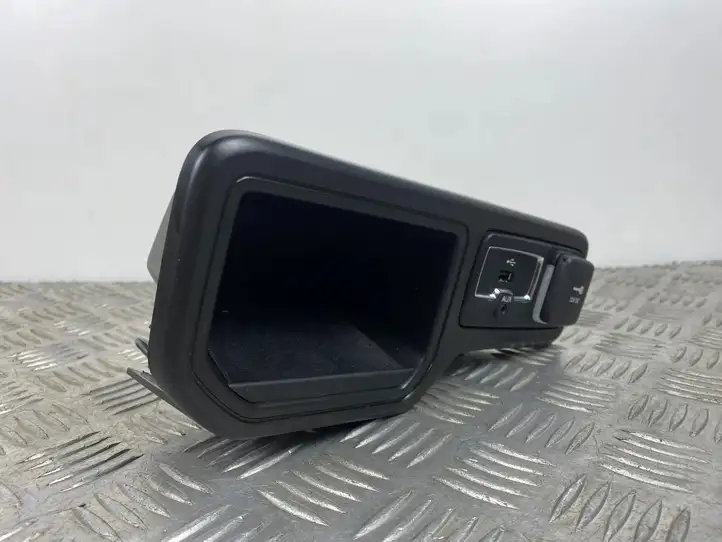 Jeep Renegade (2018 - ) 07357049620 USB модуль — фото 3