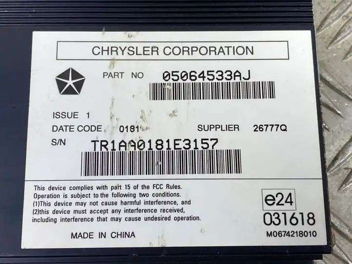 Jeep Grand Cherokee (2010 - 2021) 05064533AJ Усилитель звука — фото 3