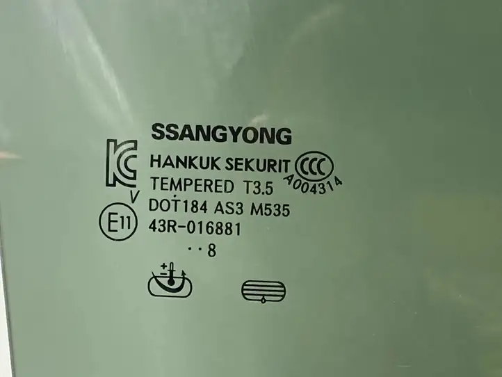 SsangYong Rexton (2017 - ) Стекло задней двери — фото 2