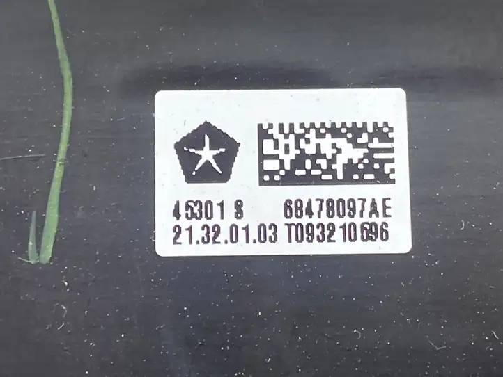 Jeep Grand Cherokee WL (2021 - ) 68478097AE Включатель аварийных фонарей — фото 6