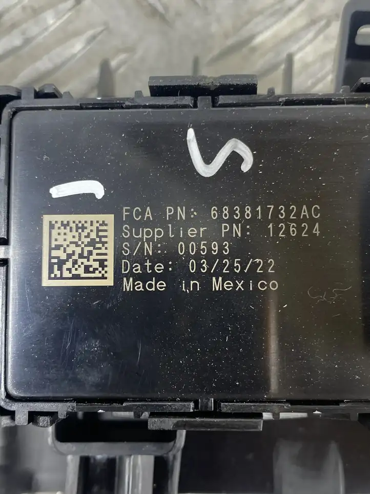 Jeep Grand Cherokee WL (2021 - ) 68381732AC Блок кнопок стеклоподъемников — фото 5