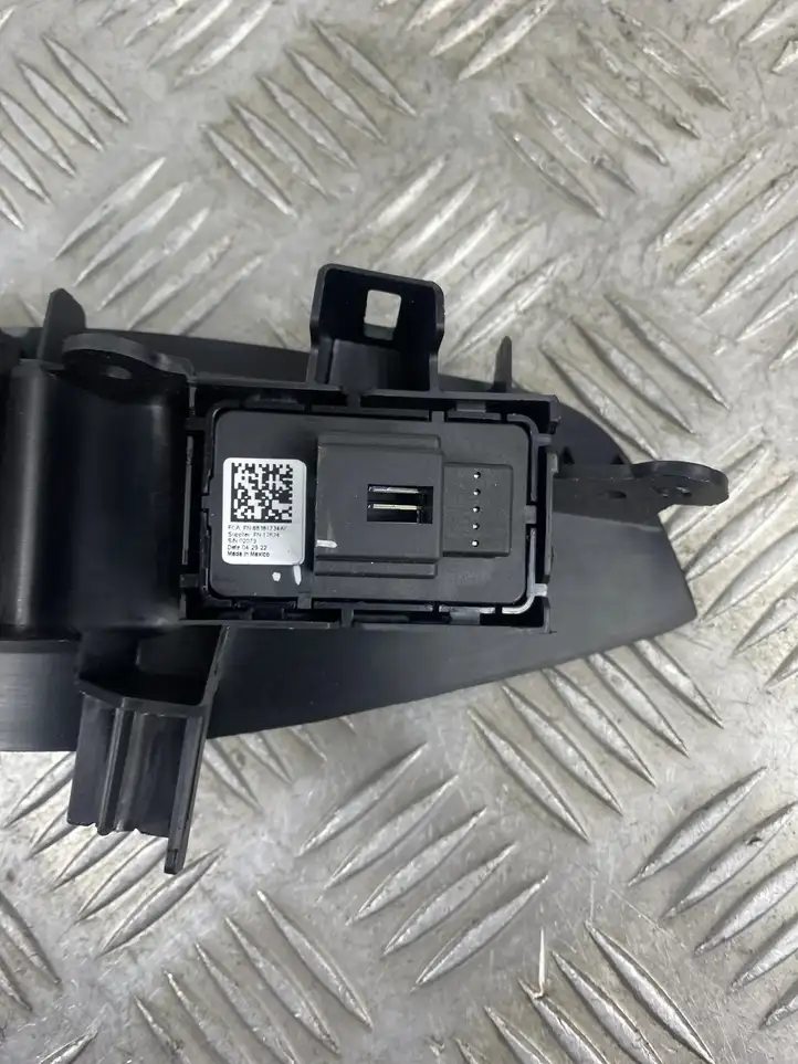 Jeep Grand Cherokee WL (2021 - ) 68381732AC Блок кнопок стеклоподъемников — фото 7