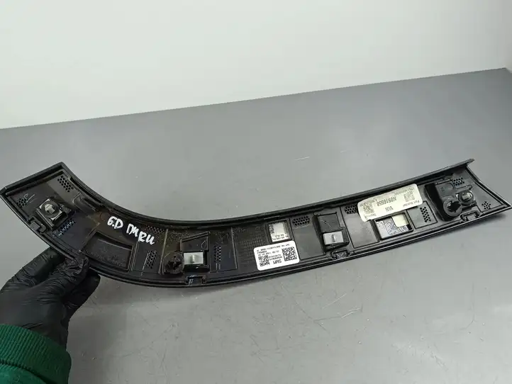 Jeep Grand Cherokee WL (2021 - ) 6XN68WASAC Молдинги задней двери — фото 8