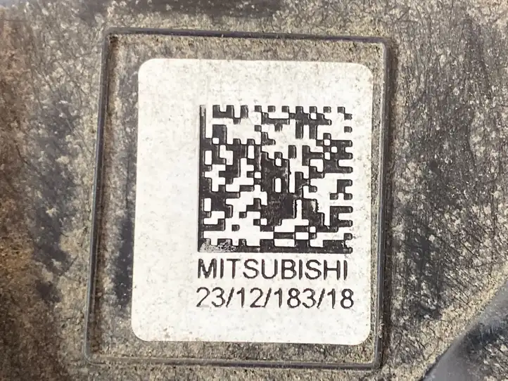 Mitsubishi Eclipse Cross (2018 - ) Бак AdBlue — фото 3