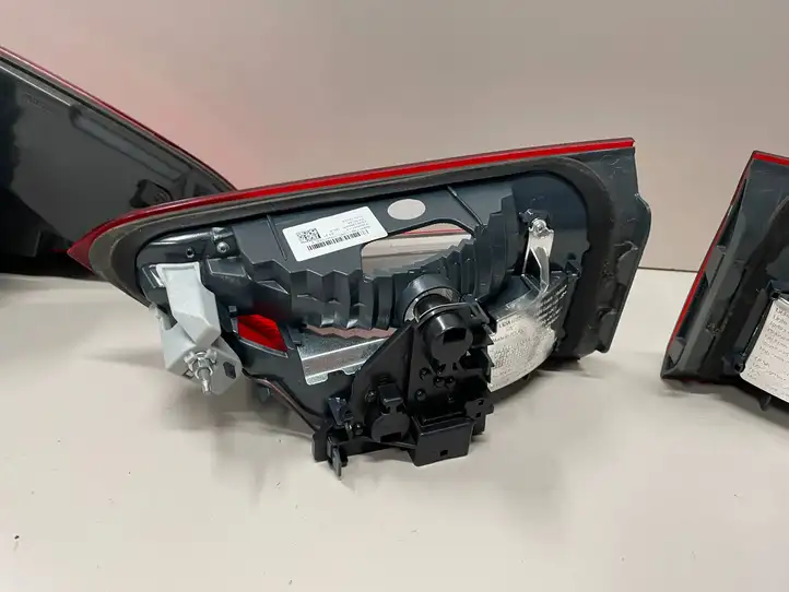 BMW X1 F48 F49 (2015 - 2022) 7350697 Комплект задних фонарей — фото 4