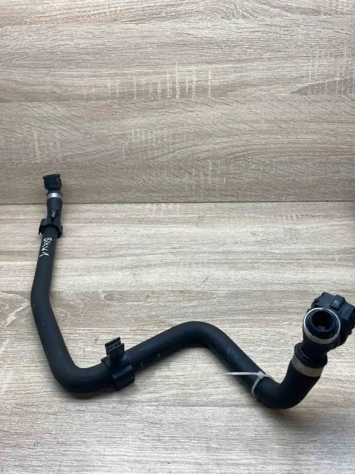 BMW 1 F20 F21 (2011 - 2019) 8514079 Шланги системы охлаждения — фото 3